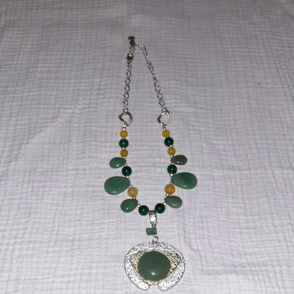 Paparazzi Emarld Stone Necklace